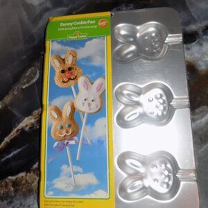 Wilton BUNNY COOKIE PAN NEW